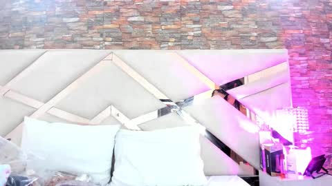 Sophia Paris online show from November 1, 2025, 9:17 pm