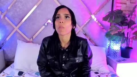 Sophia Paris online show from December 15, 2025, 1:54 am