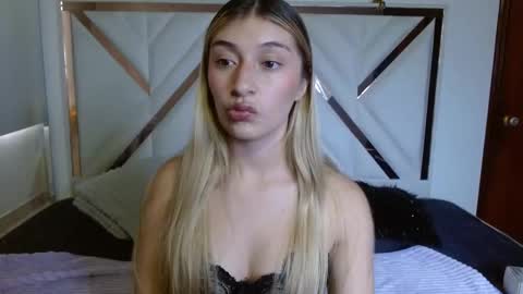 SophiaLee online show from December 15, 2025, 11:31 pm