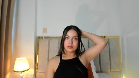 sophiacolliins online show from September 23, 2025, 11:35 am