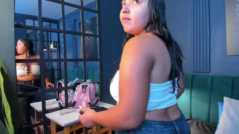 Sophia online show from April 25, 2026, 11:57 am