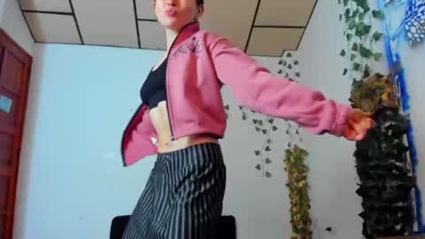 sophiamiller6 online show from April 11, 2026, 1:37 pm