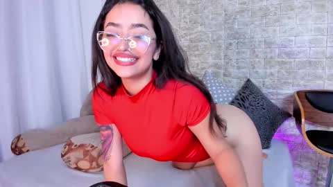 Snapshot of sophicarter_ chatting on February 15, 2026, 12:47 pm online show from February 15, 2026, 12:47 pm
