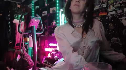 Snapshot of sophie198013 chatting on May 15, 2026, 11:34 pm Sophie Satin1980 online show from May 15, 2026, 11:34 pm