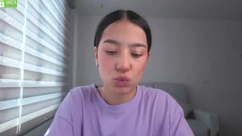 Sophie  online show from October 15, 2025, 1:55 pm