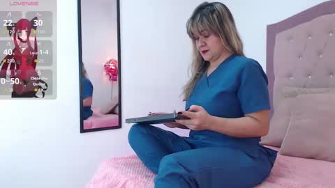 Sophie online show from September 15, 2025, 8:42 pm