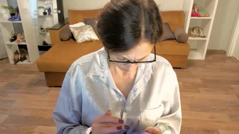 Sophie online show from November 9, 2025, 10:57 am