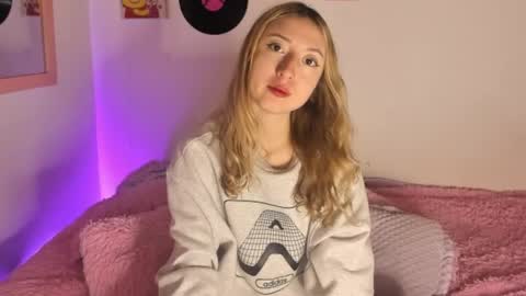 Sophie online show from April 18, 2026, 7:34 am