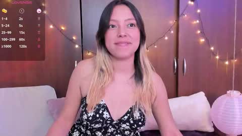Snapshot of sophie_demoiselle chatting on September 23, 2025, 2:09 pm online show from September 23, 2025, 2:09 pm
