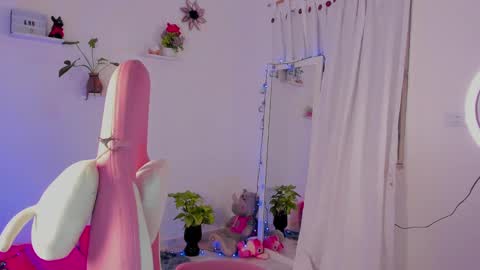 sophie doll online show from December 16, 2024, 8:16 pm