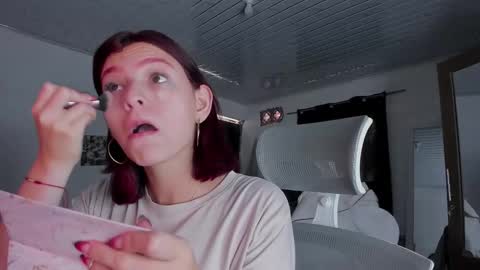 sophie doll online show from February 27, 2026, 7:03 pm