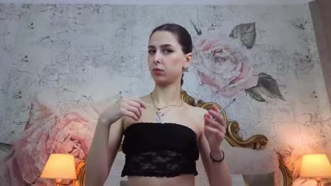 Snapshot of sophie_eloise chatting on February 24, 2026, 6:44 am Sophie online show from February 24, 2026, 6:44 am