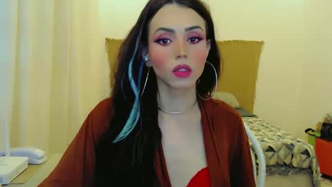 Snapshot of sophie_fantasy_hot chatting on December 13, 2025, 11:10 pm Sophie Fantasys online show from December 13, 2025, 11:10 pm