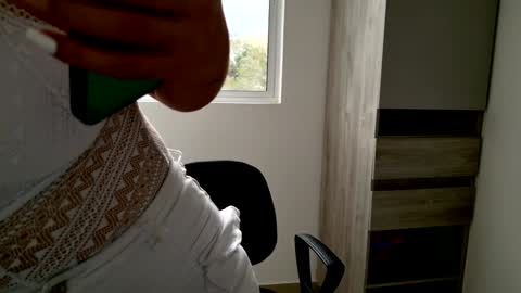 Snapshot of sophie_foxxx chatting on January 28, 2025, 10:23 pm Sophie online show from January 28, 2025, 10:23 pm