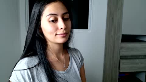 Snapshot of sophie_foxxx chatting on January 29, 2025, 1:27 am Sophie online show from January 29, 2025, 1:27 am