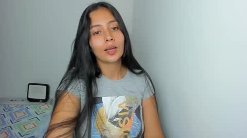 Snapshot of sophie_foxxx chatting on February 20, 2025, 4:39 am Sophie online show from February 20, 2025, 4:39 am