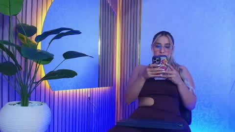  SOPHIE JANNER online show from June 6, 2026, 3:33 am