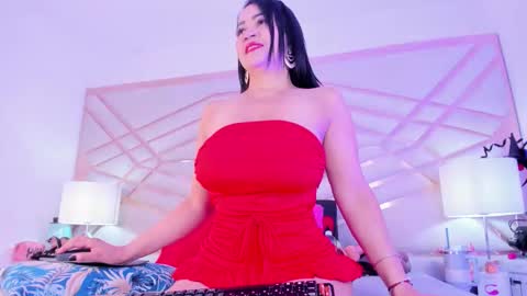 Snapshot of sophie_newton chatting on November 13, 2025, 12:04 pm sophie_newton online show from November 13, 2025, 12:04 pm