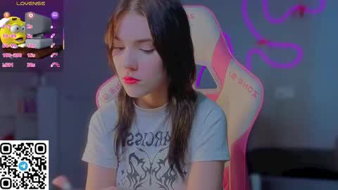 sophie_nomenal_ online show from March 5, 2026, 9:27 am