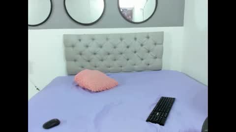 Sophie Queem online show from February 8, 2026, 1:31 am