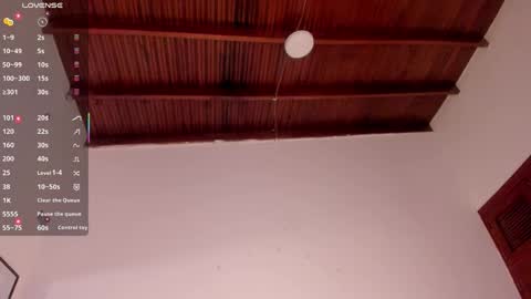 sophie_smith19 online show from February 26, 2026, 1:10 pm