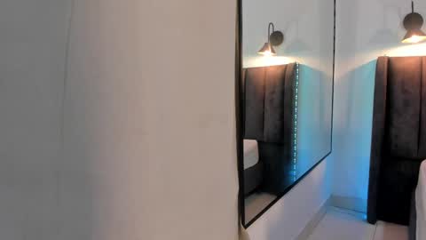 sophie_smith19 online show from April 1, 2026, 1:01 pm