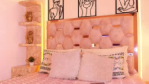 Sophie  online show from February 15, 2026, 7:51 am