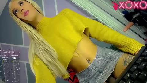 sophie_vall online show from October 17, 2025, 7:22 am
