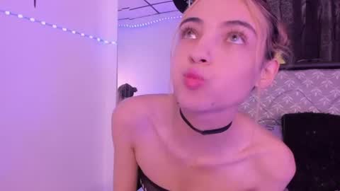 Snapshot of sophie_vega1 chatting on July 1, 2026, 6:51 pm Sophie online show from July 1, 2026, 6:51 pm