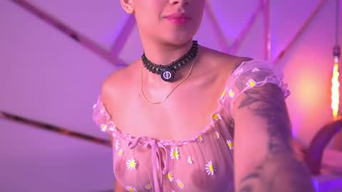 Snapshot of sophie_velvet18 chatting on May 28, 2026, 8:06 pm Sophie online show from May 28, 2026, 8:06 pm
