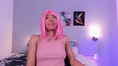 Snapshot of sophie_w1 chatting on November 10, 2025, 12:15 pm sophie_w1 online show from November 10, 2025, 12:15 pm