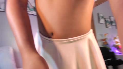 Snapshot of sophie_w1 chatting on December 16, 2025, 12:21 pm sophie_w1 online show from December 16, 2025, 12:21 pm