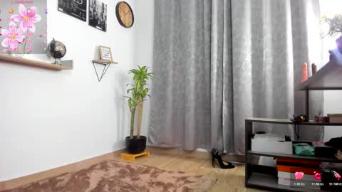 sophiebaker__ online show from November 11, 2025, 3:06 am