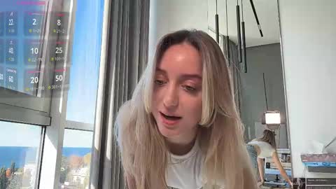 sophiebelll online show from October 29, 2025, 10:28 am