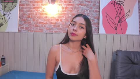 Snapshot of sophiebenson_ chatting on December 2, 2024, 12:18 pm Sophie online show from December 2, 2024, 12:18 pm