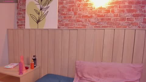 Snapshot of sophiebenson_ chatting on December 6, 2024, 3:22 pm Sophie online show from December 6, 2024, 3:22 pm