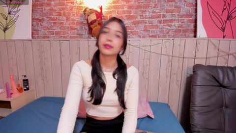 Snapshot of sophiebenson_ chatting on December 28, 2024, 12:13 pm Sophie online show from December 28, 2024, 12:13 pm