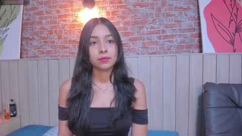 Snapshot of sophiebenson_ chatting on January 9, 2025, 12:30 pm Sophie online show from January 9, 2025, 12:30 pm