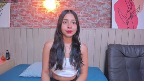 Snapshot of sophiebenson_ chatting on January 13, 2025, 12:35 pm Sophie online show from January 13, 2025, 12:35 pm