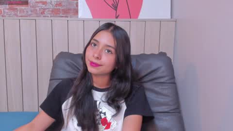 Snapshot of sophiebenson_ chatting on January 22, 2025, 3:51 pm Sophie online show from January 22, 2025, 3:51 pm