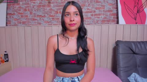 Snapshot of sophiebenson_ chatting on January 31, 2025, 6:14 pm Sophie online show from January 31, 2025, 6:14 pm