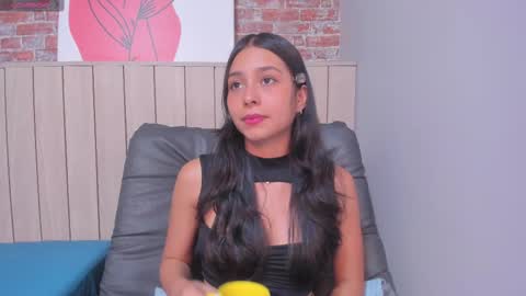 Snapshot of sophiebenson_ chatting on February 26, 2025, 12:47 pm Sophie online show from February 26, 2025, 12:47 pm