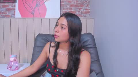 Snapshot of sophiebenson_ chatting on March 4, 2025, 6:18 pm Sophie online show from March 4, 2025, 6:18 pm