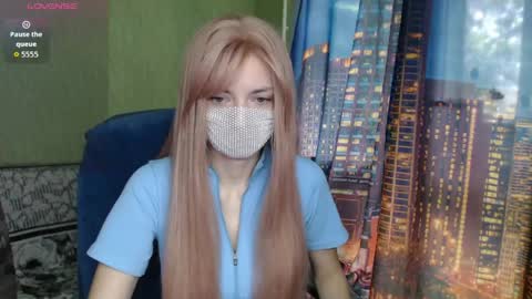 Sophie online show from May 23, 2026, 5:56 am