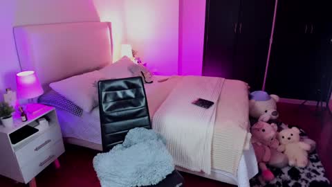    online show from December 6, 2024, 4:03 am