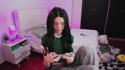    online show from September 14, 2025, 2:00 am