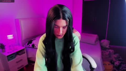    online show from November 25, 2025, 8:25 am