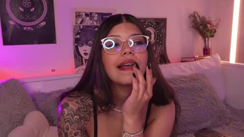 Sophiee  online show from March 20, 2026, 5:01 am