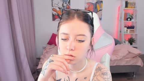 Sophie  online show from January 11, 2025, 10:19 am