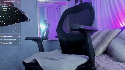 Sophie online show from March 7, 2025, 9:17 pm